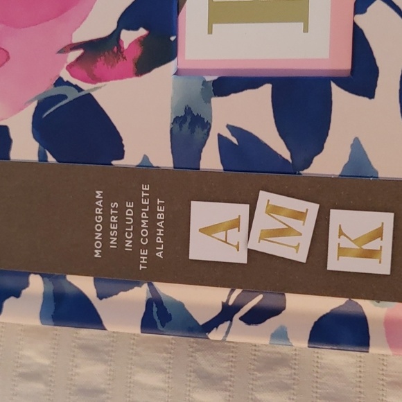 💚 NEW HALLMARK JOURNAL WITH PEN - Picture 4 of 9